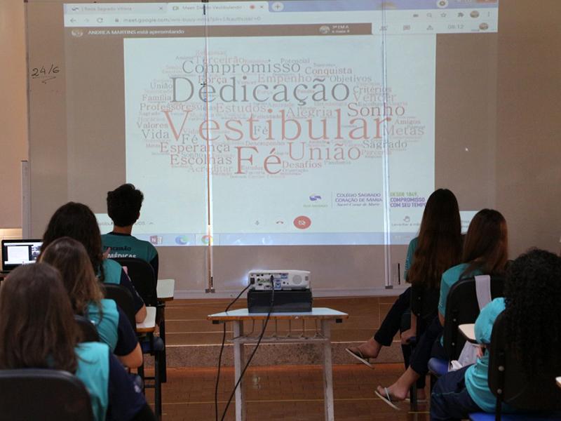 Alunos da 3ª série participam do dia do vestibulando