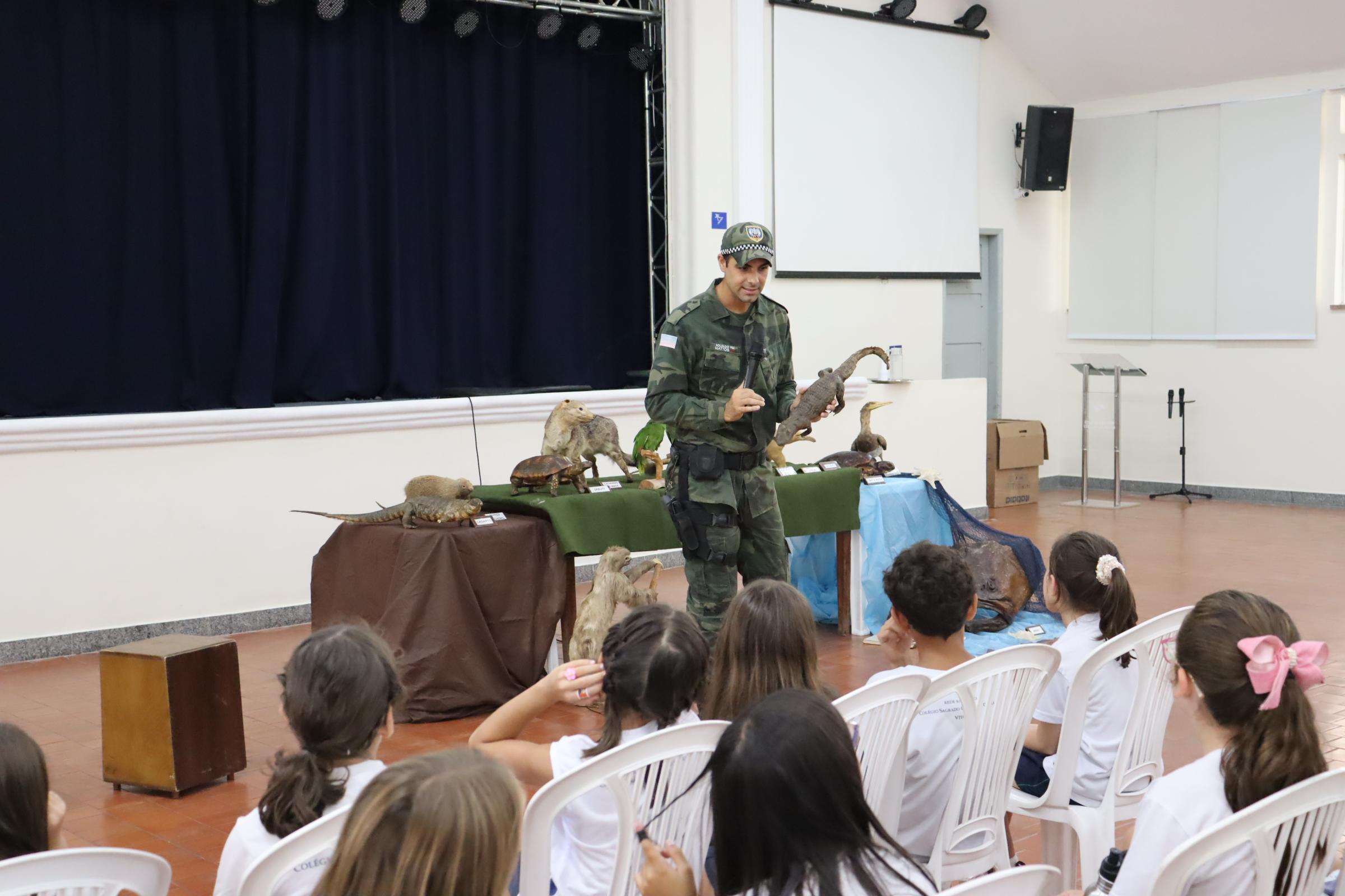 Estudantes do 4º ano participam de palestra sobre Educação Ambiental